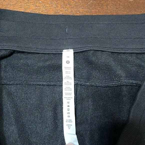 Lululemon scuba pants - Picture 3 of 7